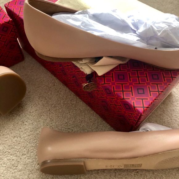 Tory Burch Chelsea flats sizes 9.5 and 10 - Picture 3 of 5